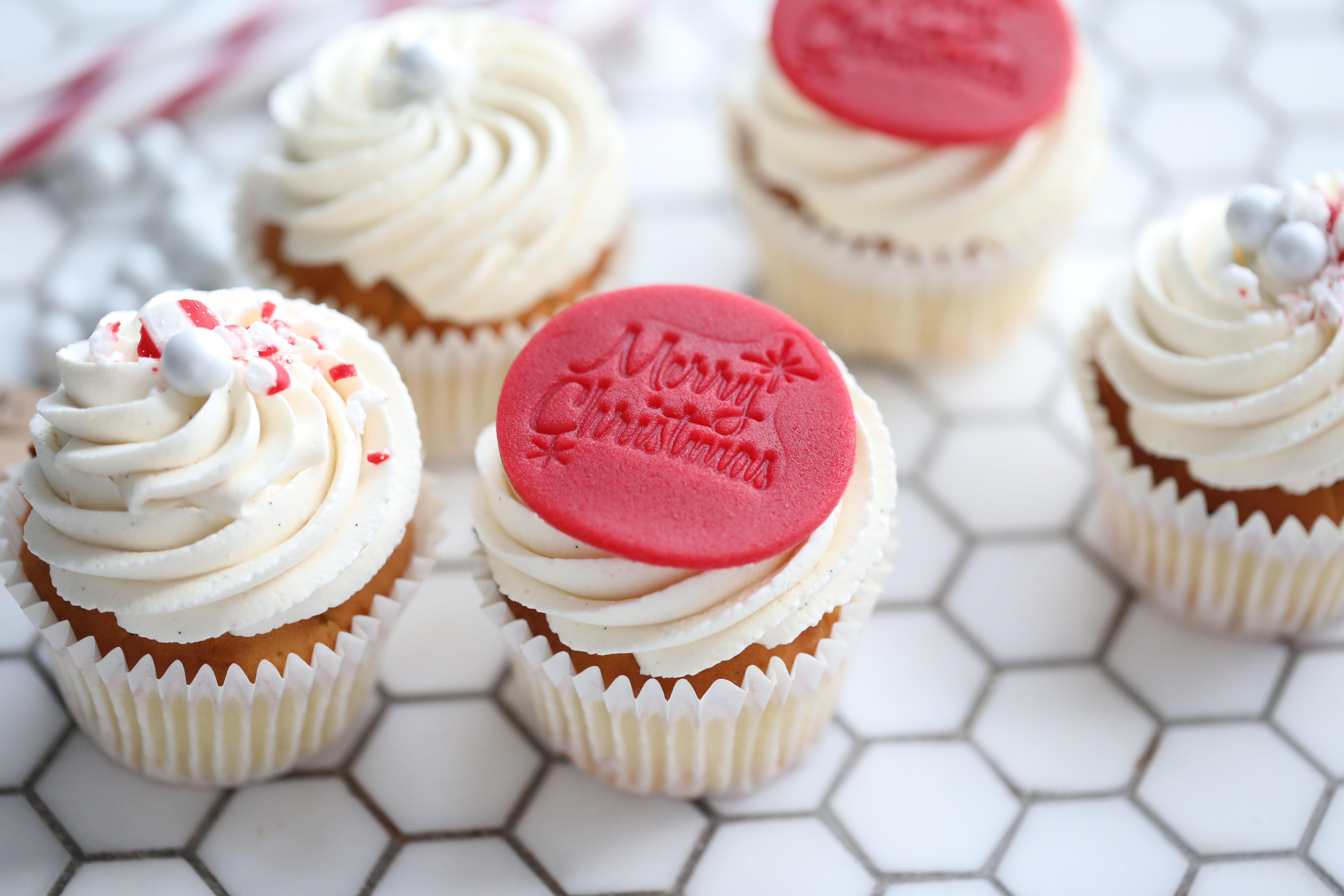 Christmas Vanilla Cupcakes with Peppermint Frosting