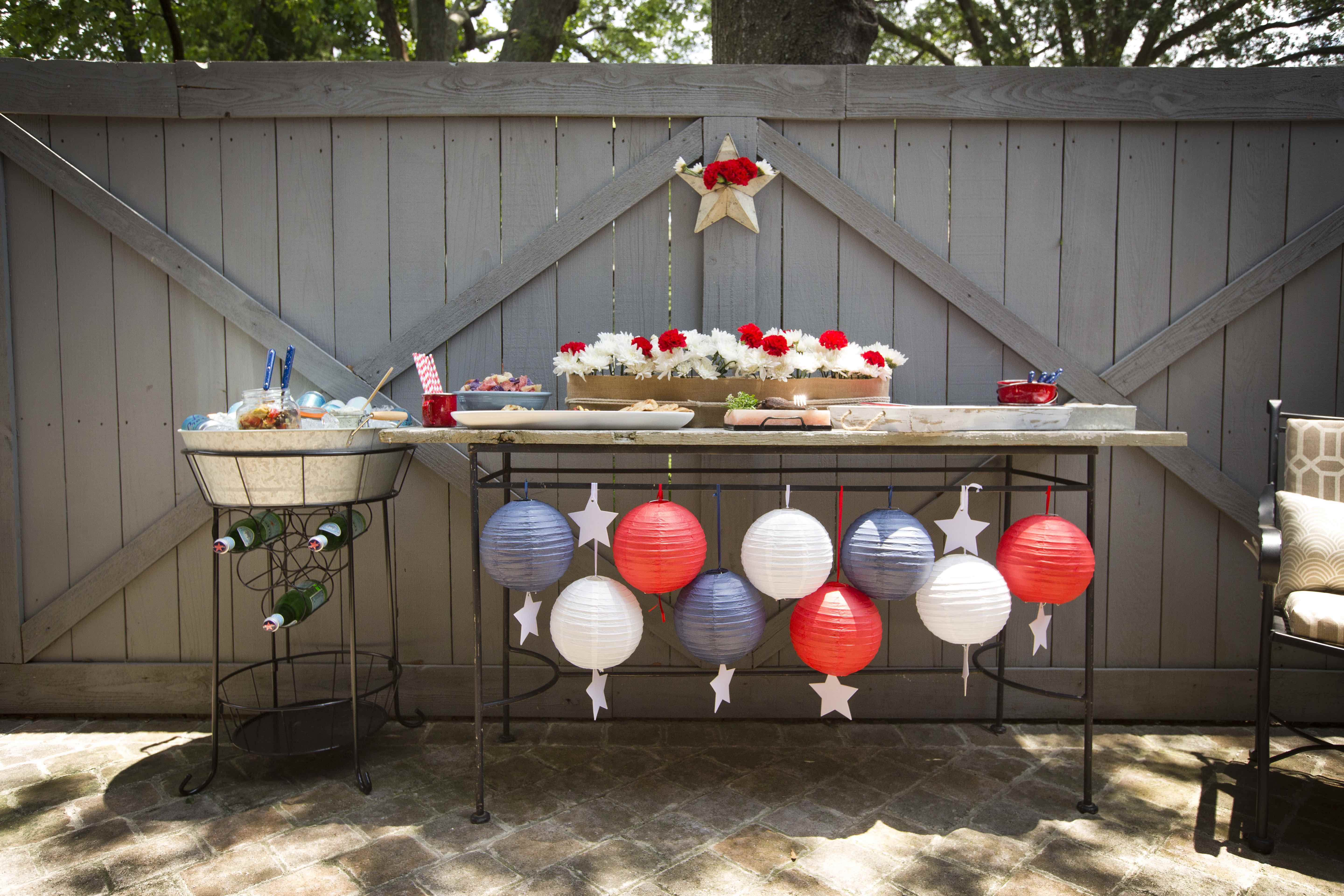 Host an Amazing Pre-Fireworks Get Together in the Backyard