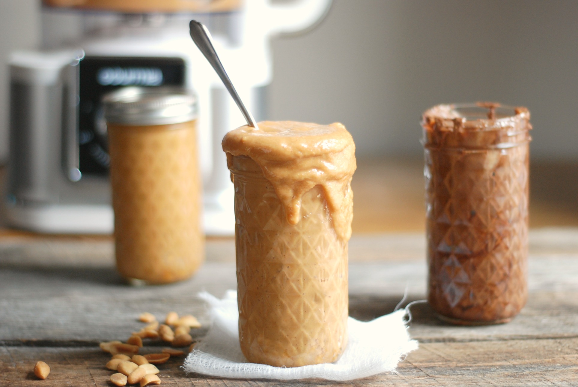 How to Make Homemade Nut Butter