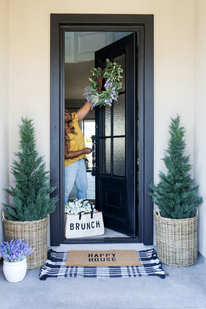 Easy Spring Front Porch Makeover Ideas HOW TO LAYER FRONT DOOR