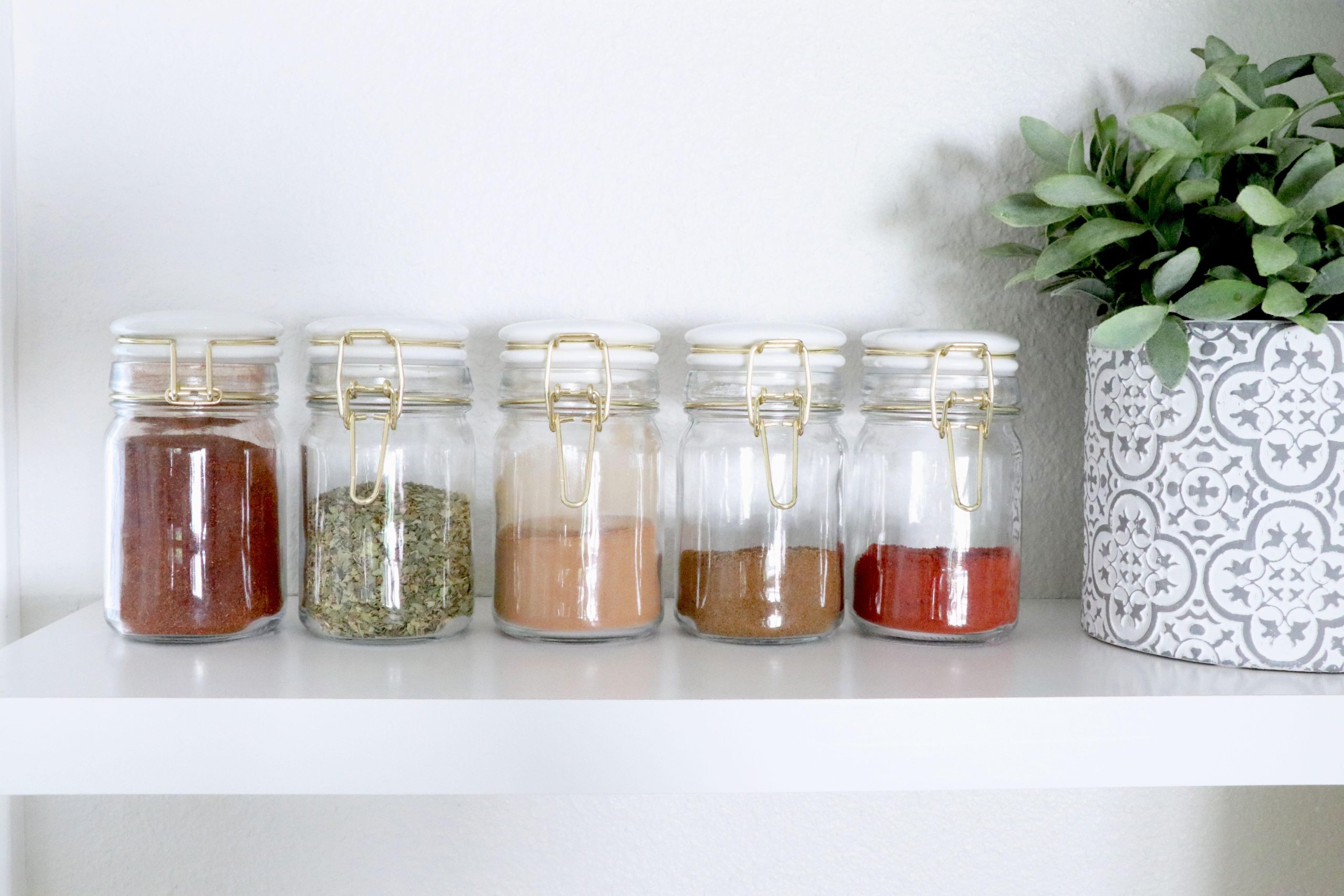 The Top 5 Spices You Need In Your Pantry and How to Use Them