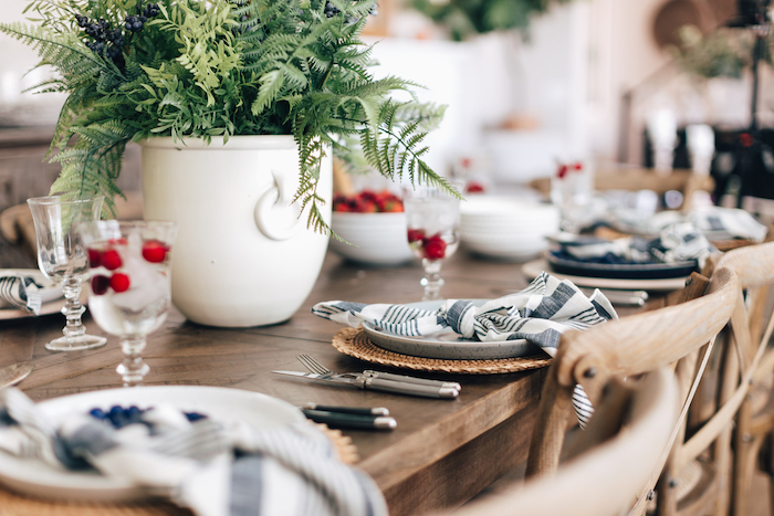 This Blue and White Table Setting Is Perfect for Any Summer Gathering