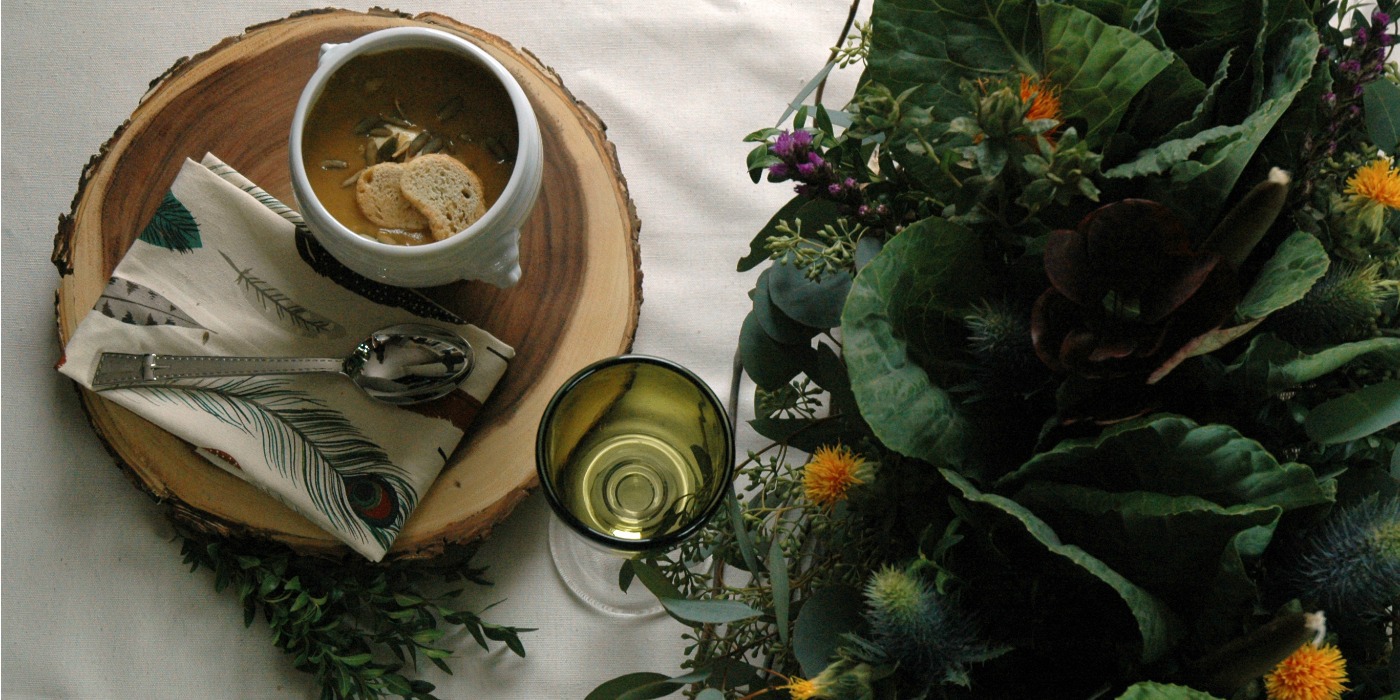 https://theinspiredhome.com/wp-content/uploads/2022/12/TheInspiredHome-Krayl-Funch-Warming-Trend-Tablescape-and-Butternut-Squash-Cauliflower-Soup-Recipe-image-4_picmonkeyed-1.jpg