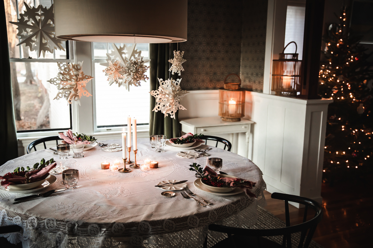 Mix Vintage with New for a Simple Holiday Tablescape