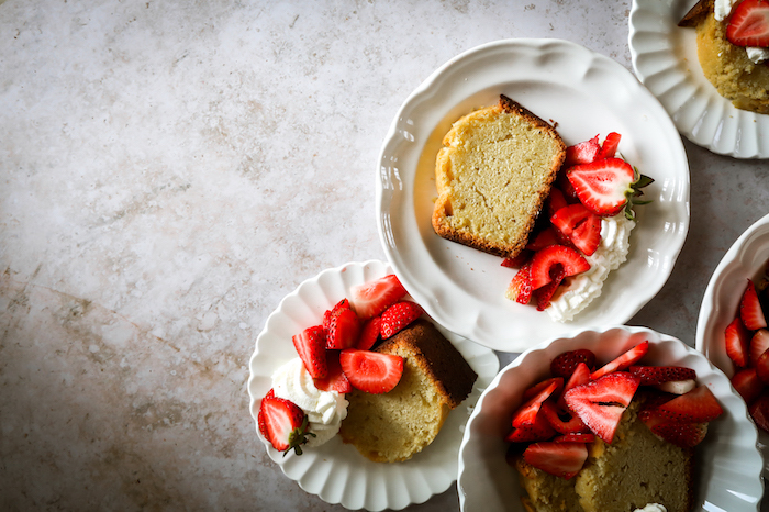 Classic Cast Pound Cake and Angelfood Pan