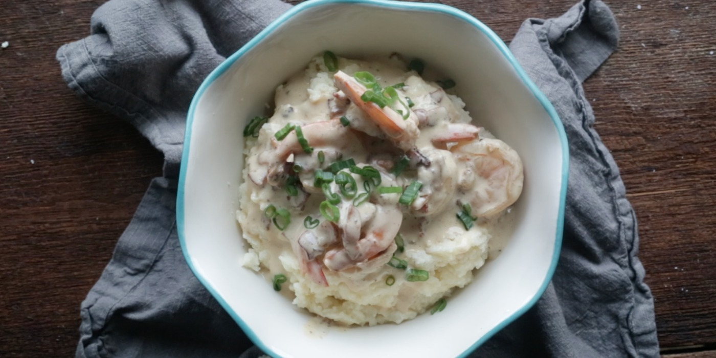 Creamy Shrimp & Cheddar Grits