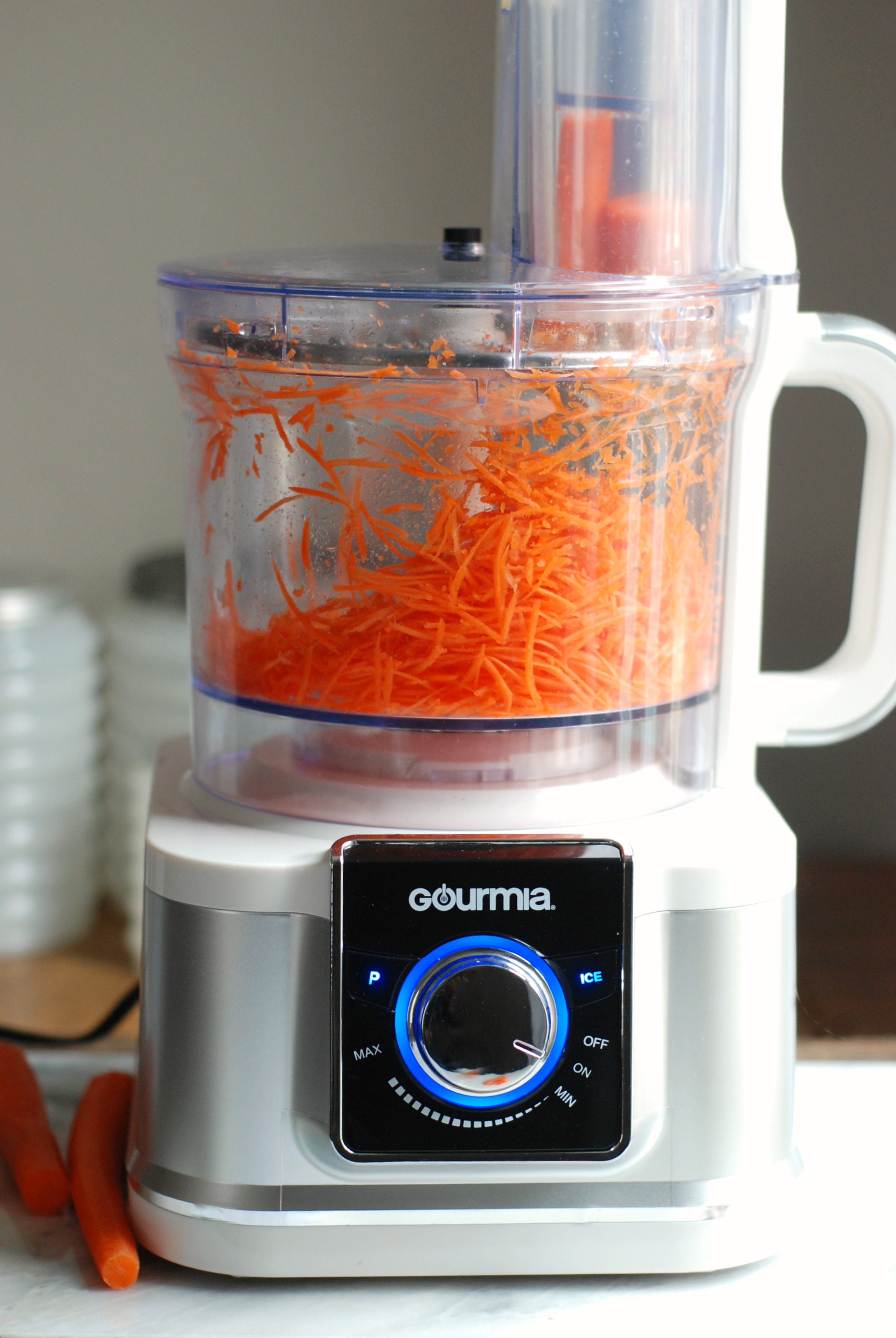 Simple way of shredding a carrot without using a food processor