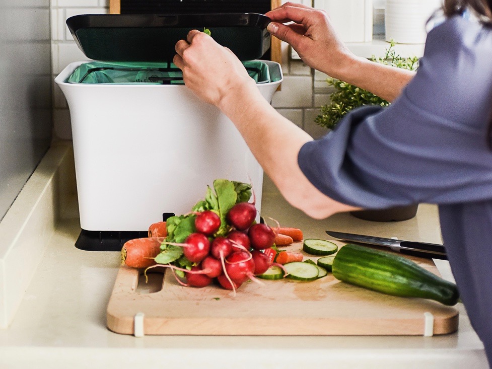 Full Circle Fresh Air Odor-Free Kitchen Compost Collector