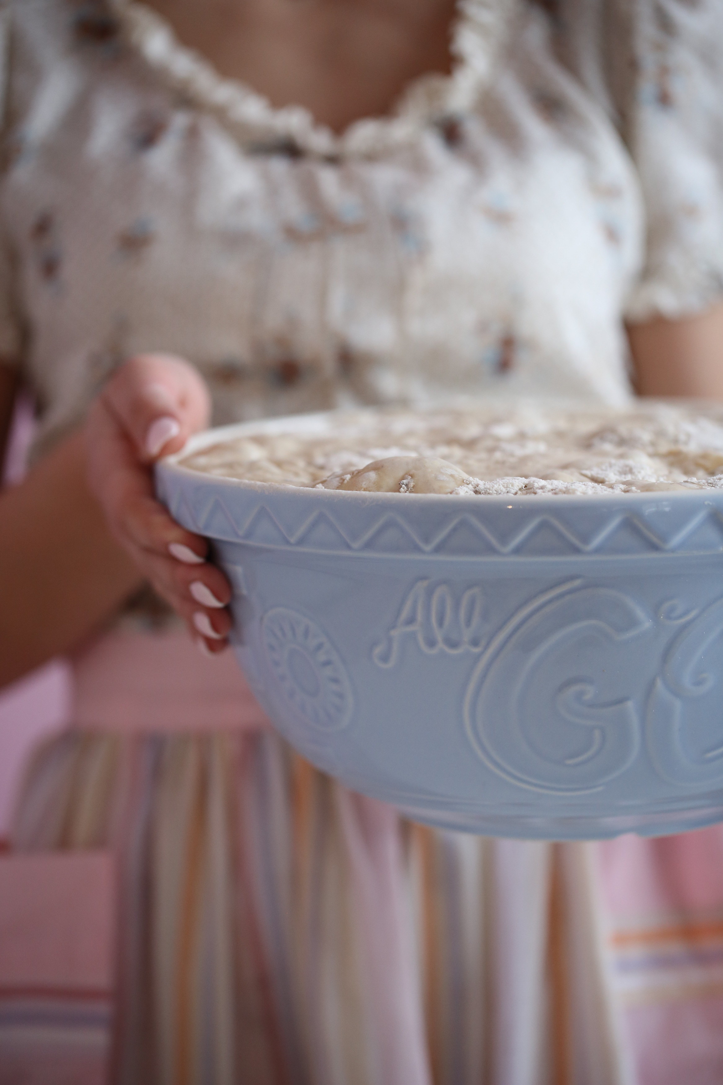 Cooking with Manuela: Best No-Knead Bread in a Dutch Oven Recipe