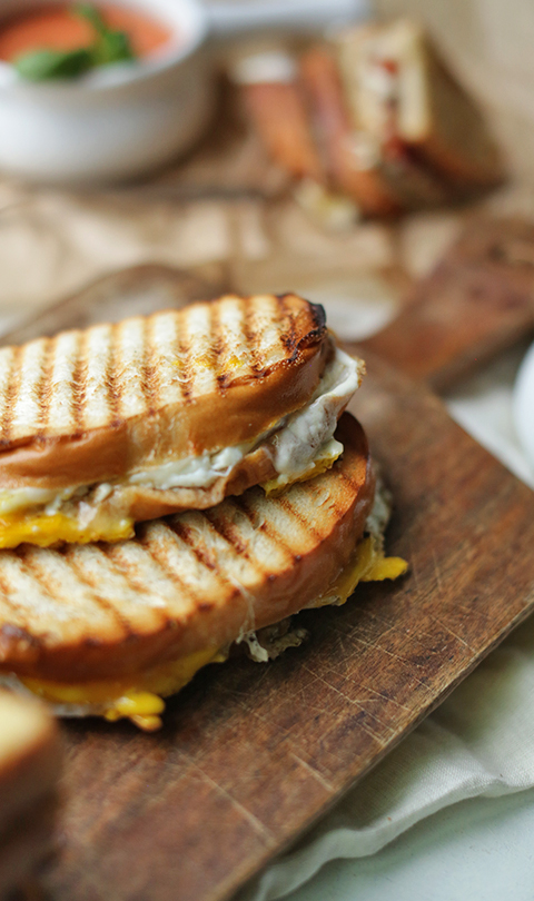 Lodge's Cast Iron Grill Press Will Help You make the Best Grilled Cheese  Ever