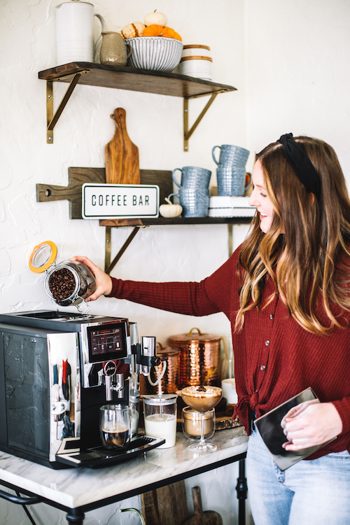 https://theinspiredhome.com/wp-content/uploads/2023/02/Pumpkin-Spice-Latte-Espresso-Bar-19_181113_113215.jpg