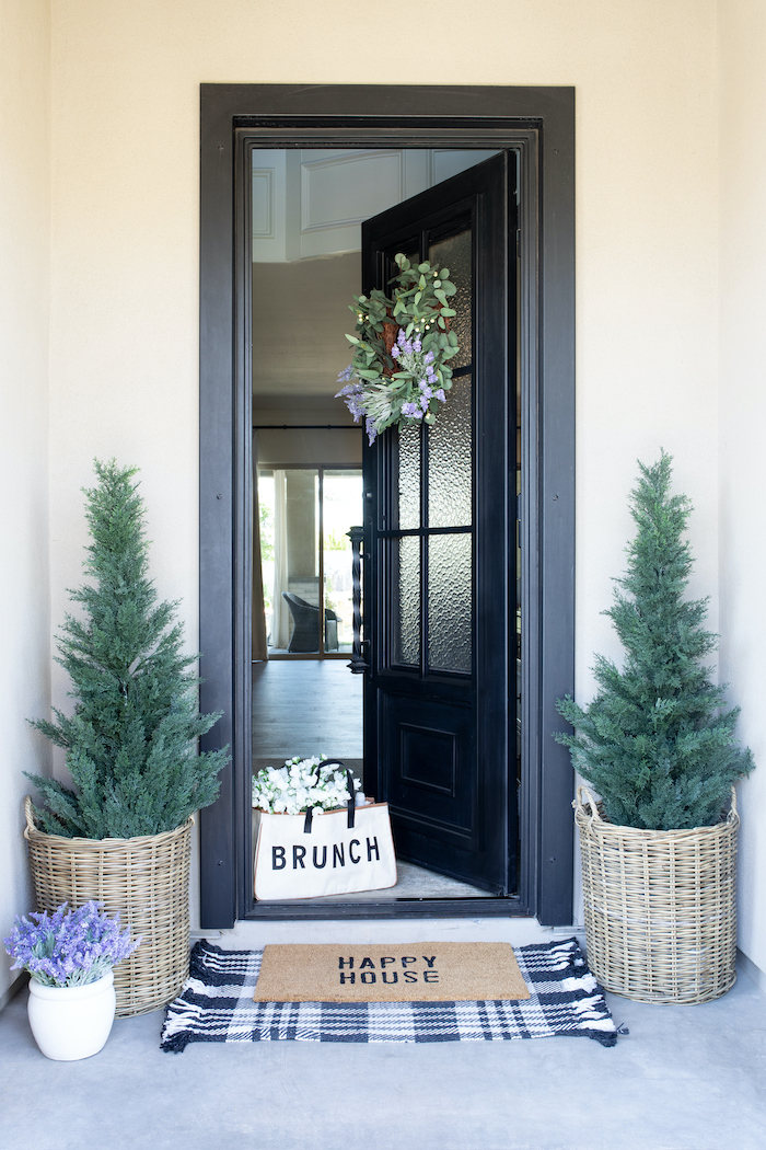 Easy Spring Front Porch Makeover Ideas HOW TO LAYER FRONT DOOR