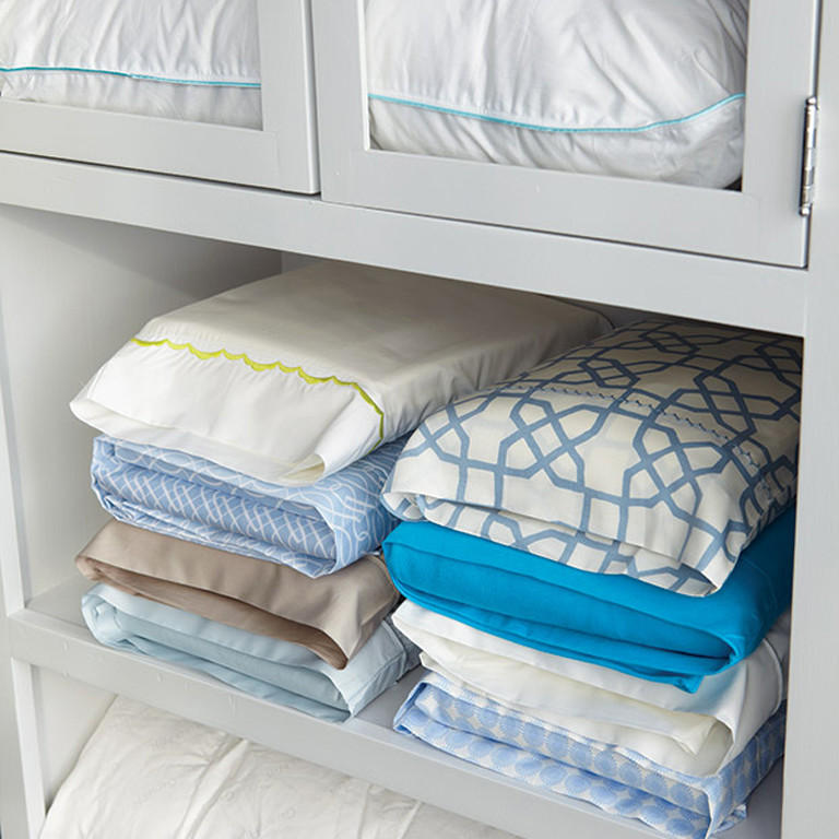 9 Ways to Clean, Declutter & Organize Your Linen Closet That'll